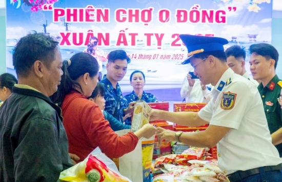 tham chuc tet quan dan huyen dao phu quy