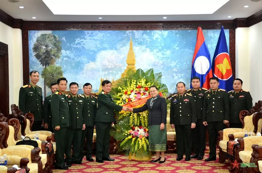 Chúc mừng 76 năm Ngày thành lập Quân đội nhân dân Lào