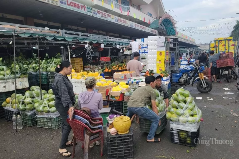 TP. Hồ Chí Minh: Nông sản tăng mạnh tại chợ đầu mối