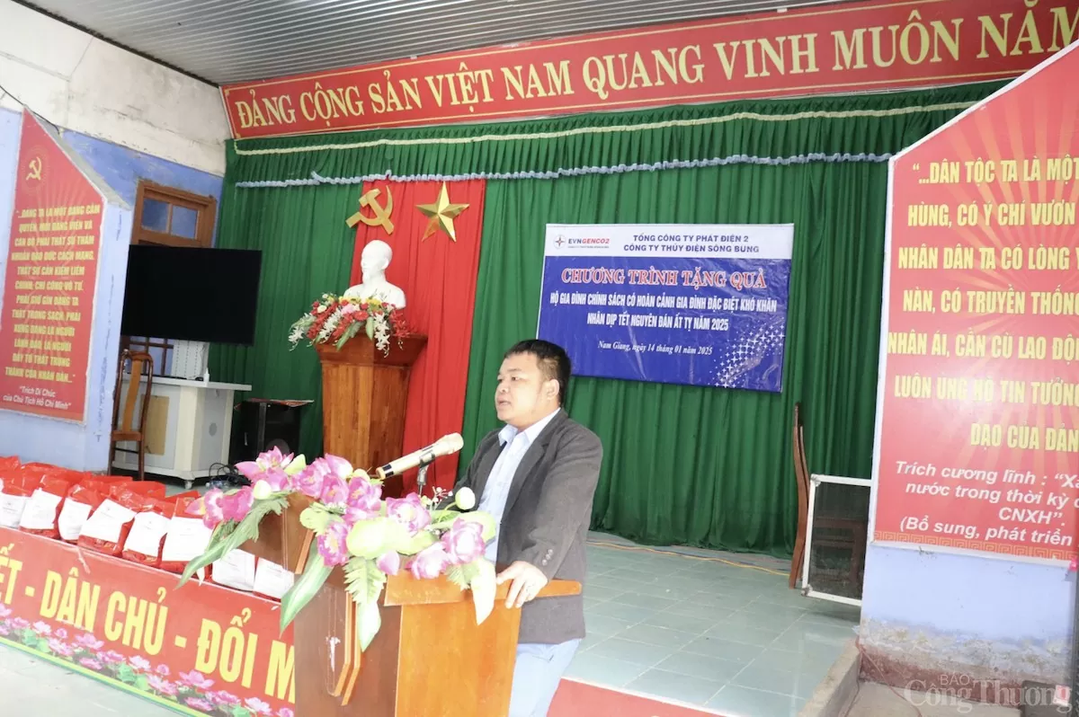 Công ty Thủy điện Sông Bung tặng quà Tết cho hộ nghèo