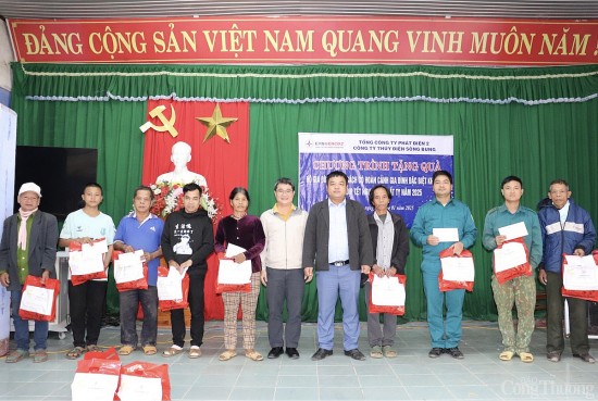 cong ty thuy dien song bung tang qua tet cho ho ngheo
