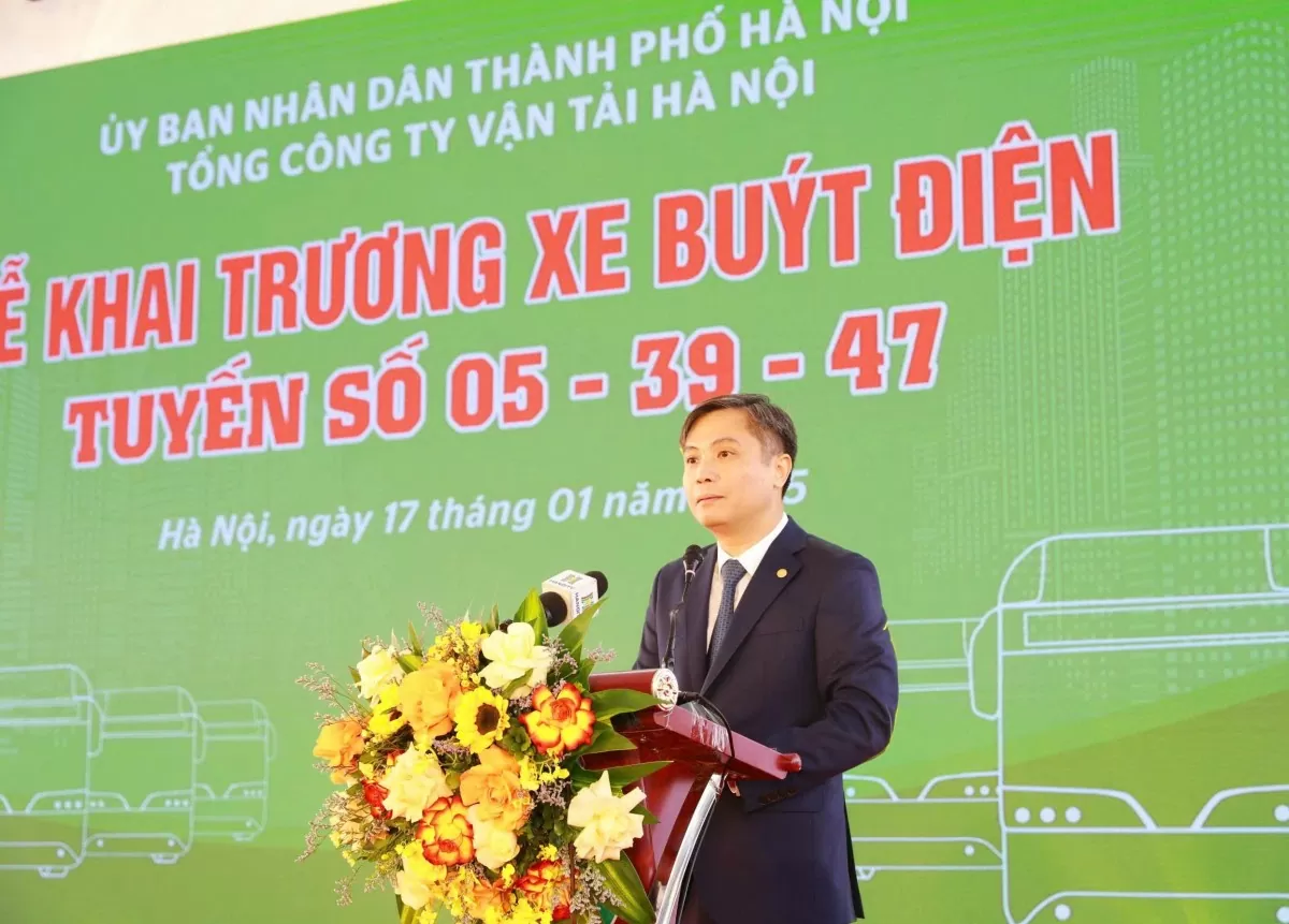 Hà Nội: Transerco chính thức đưa vào vận hành 3 tuyến buýt điện