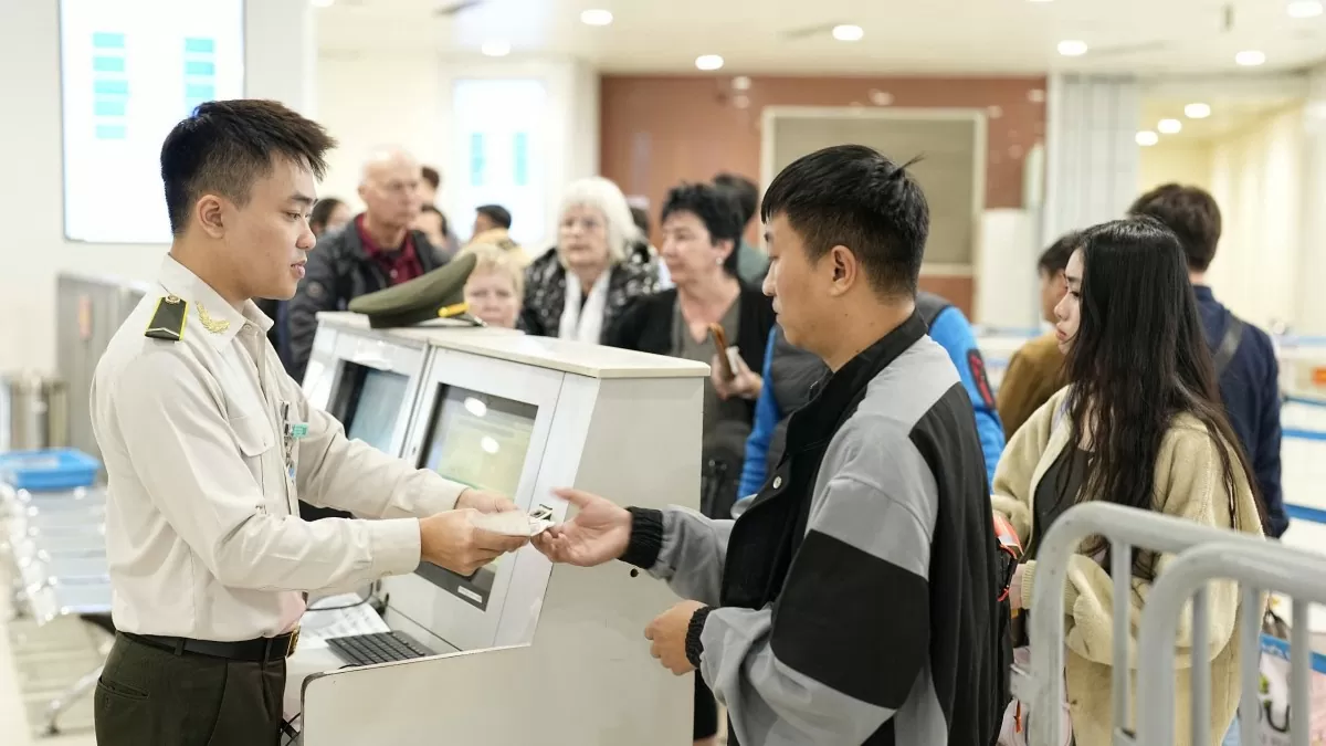 Cảng HKQT Nội Bài ghi nhận sản lượng vận chuyển tăng trưởng ổn định, dự kiến tăng khoảng 5-7% so với thường lệ. Ảnh: NIA