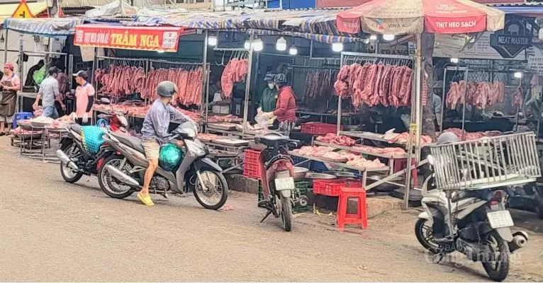 Chợ Hóc Môn tăng cường kiểm soát nguồn heo vào chợ