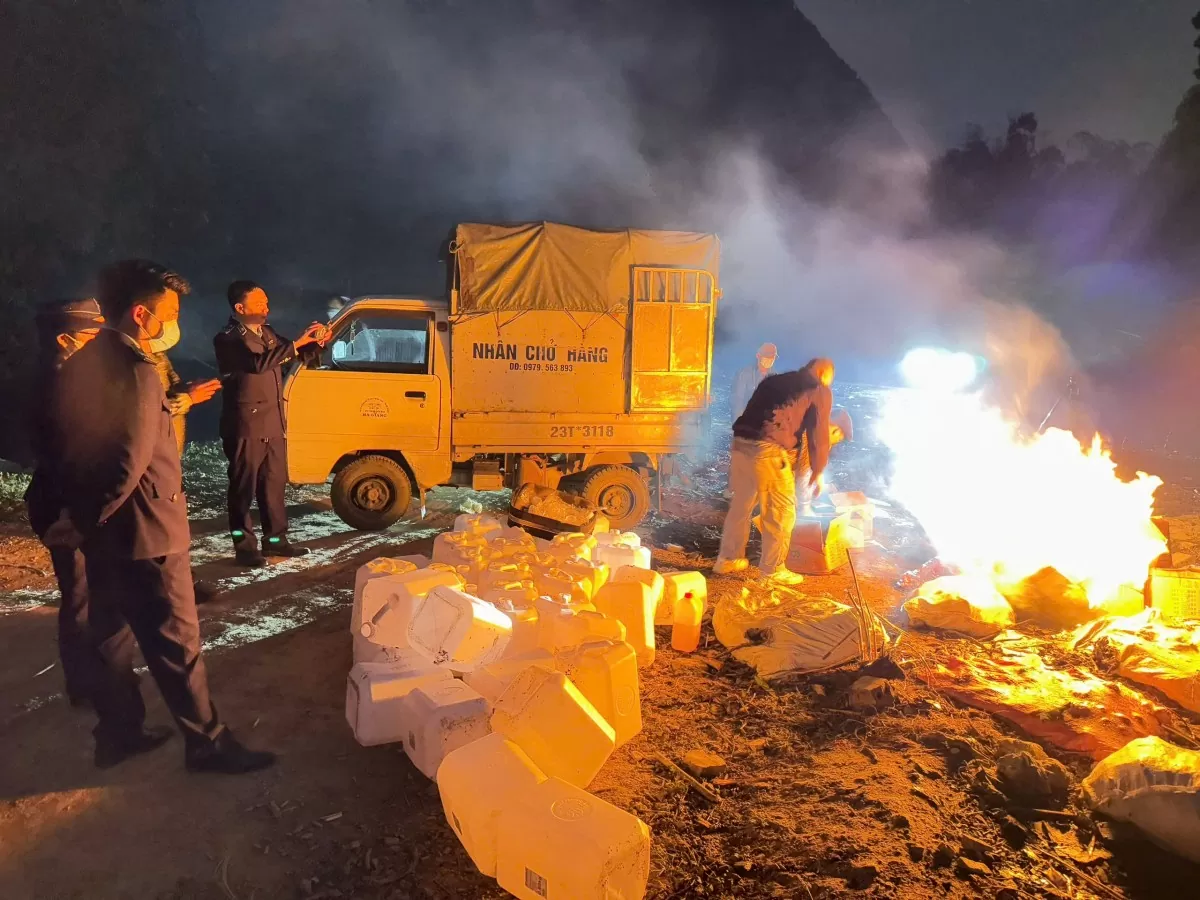 Hà Giang: Tổ chức tiêu hủy hàng hóa không rõ nguồn gốc
