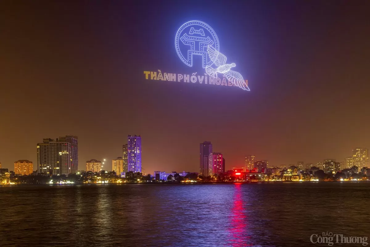 Chùm ảnh: Ấn tượng chương trình 'Hòa nhạc ánh sáng - Chào năm mới 2025'