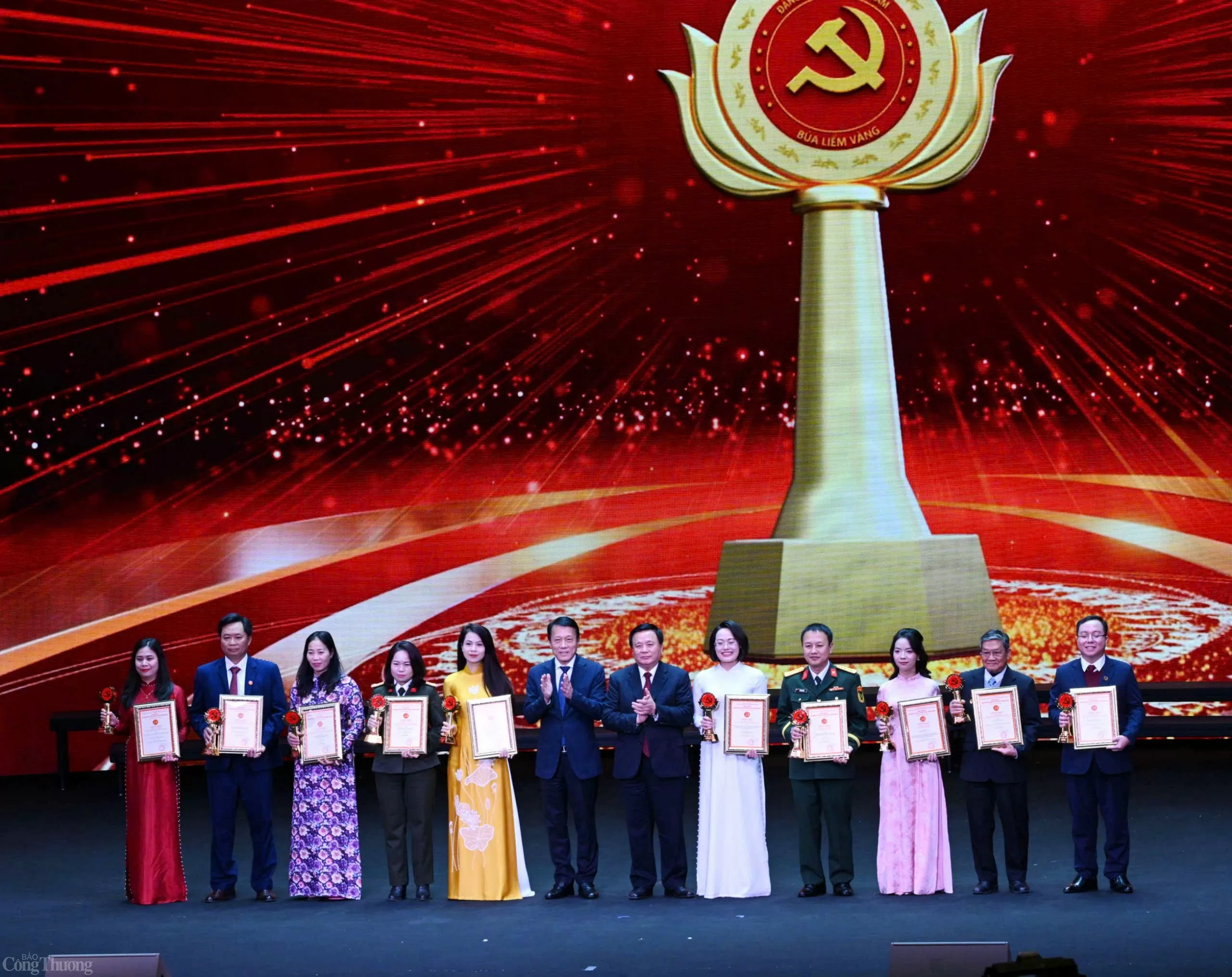 Báo Công Thương đoạt giải Chuyên đề Búa liềm vàng năm 2024