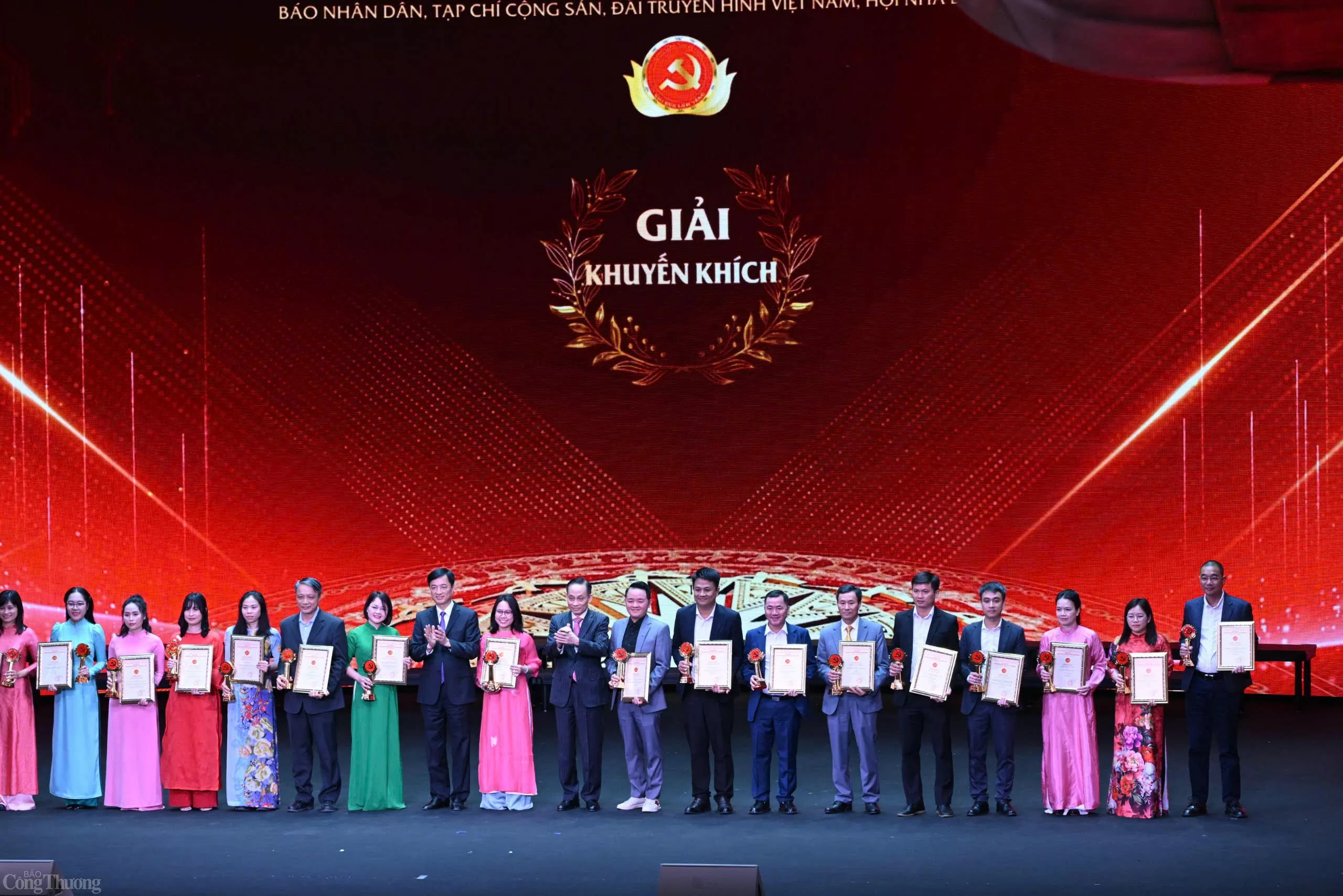 Báo Công Thương đoạt giải Chuyên đề Búa liềm vàng năm 2024