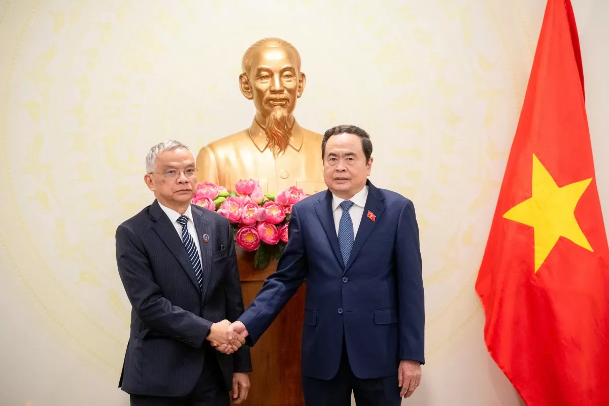 Chủ tịch Quốc hội Trần Thanh Mẫn tiếp Phó Chủ tịch Quốc hội Lào Sommad Pholsena. Ảnh: Cổng TTĐT Quốc hội/ Phạm Thắng