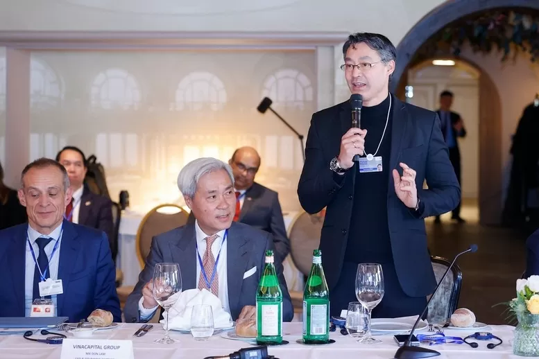 Theo nguyên Phó Thủ tướng Đức Philip Rosler, Đại sứ danh dự Việt Nam tại Thụy Sĩ, hiện là thời điểm tốt nhất để đầu tư vào Việt Nam - Ảnh: VGP/Nhật Bắc