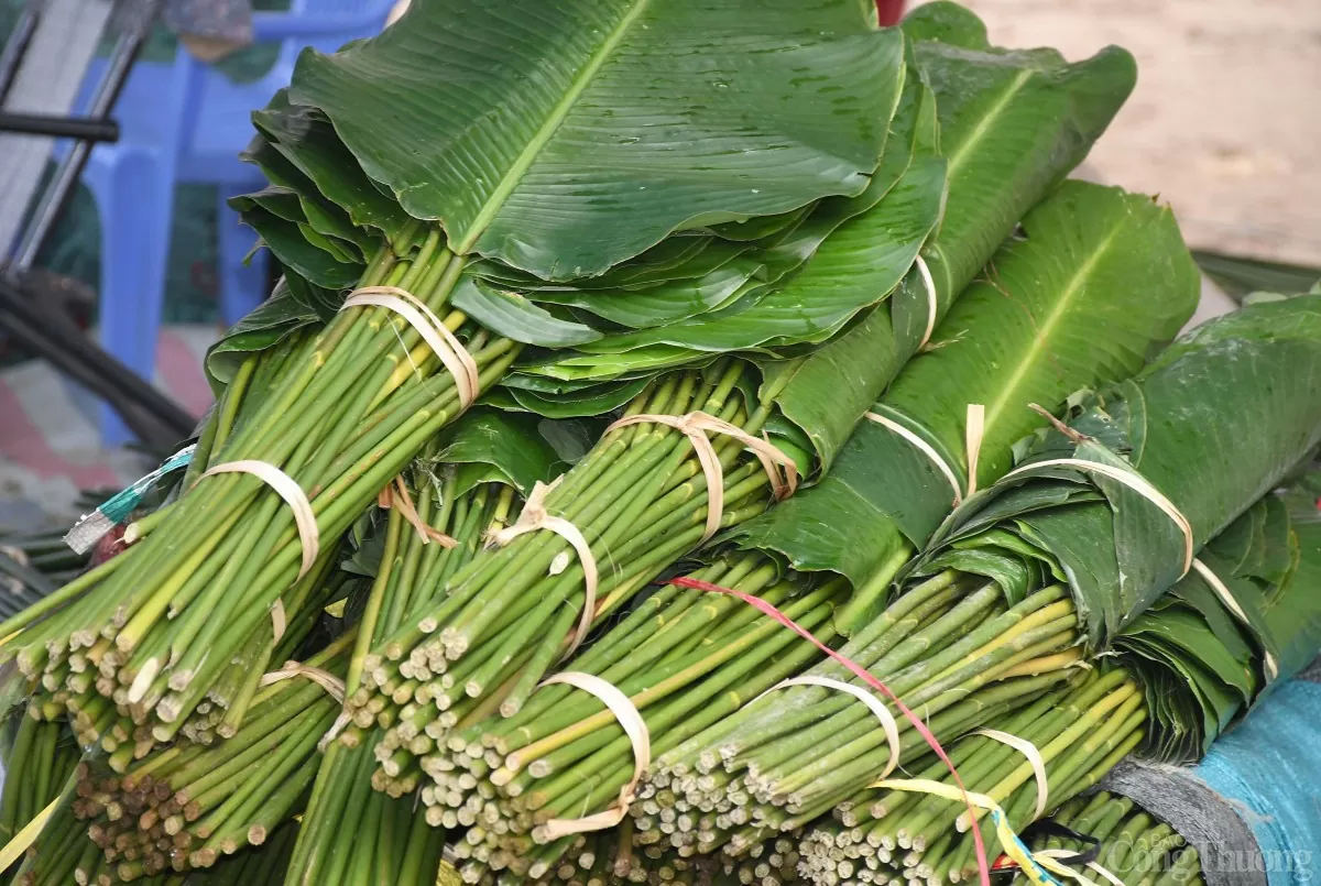 TP. Hồ Chí Minh: Phiên chợ lá dong ‘đặc biệt’ vắng khách