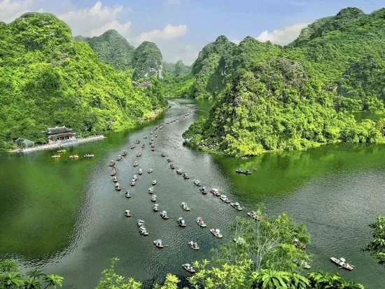 Ninh Bình: Thương hiệu du lịch “Tuyệt sắc miền Cố đô”