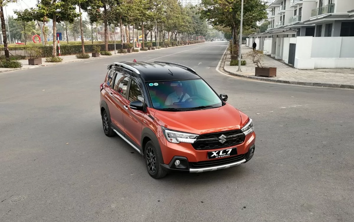 Khách hàng chia sẻ quan điểm mua ô tô tiết kiệm