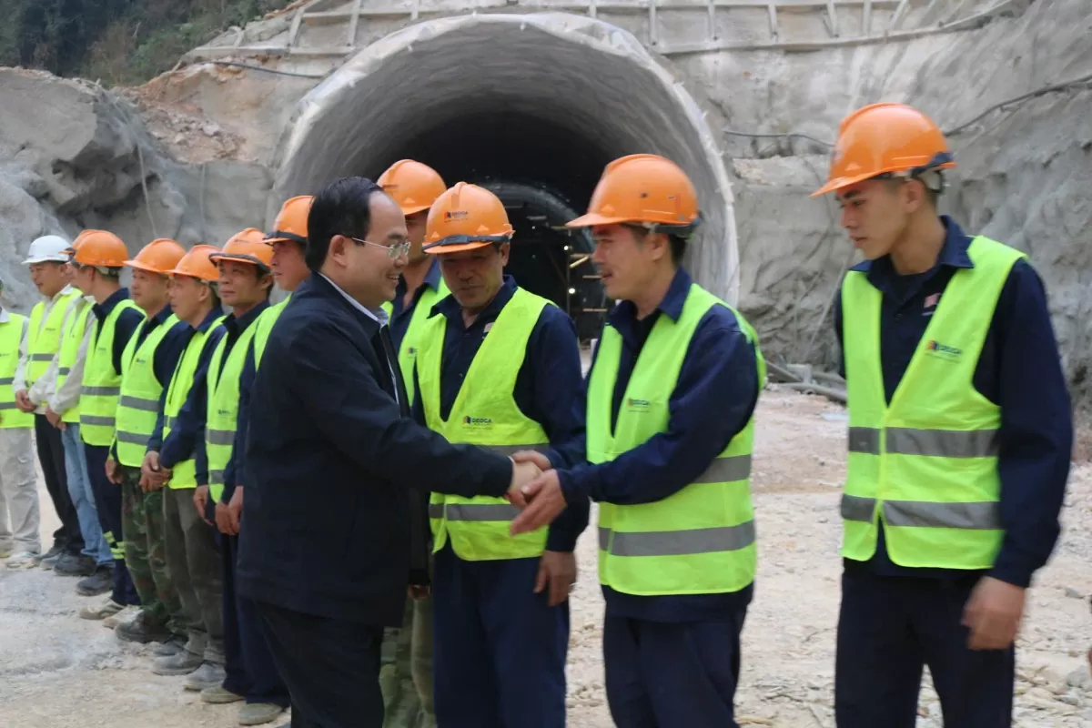 Bí thư Tỉnh uỷ Cao Bằng biểu dương tinh thần thi công cao tốc Đồng Đăng - Trà Lĩnh xuyên Tết