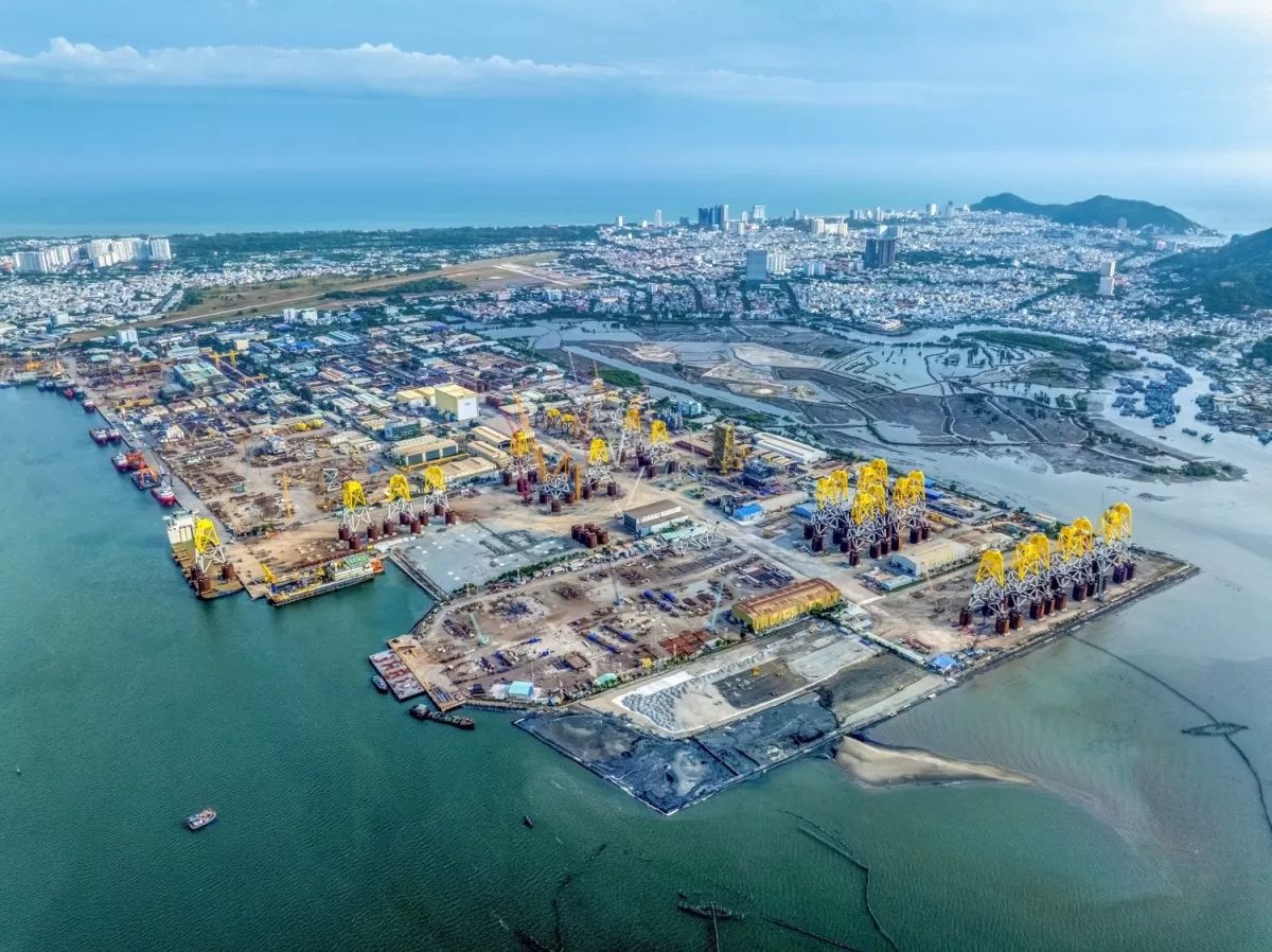 Petrovietnam cũng tiên phong trong lĩnh vực công nghiệp năng lượng ngoài khơi, tham gia chuỗi năng lượng toàn cầu