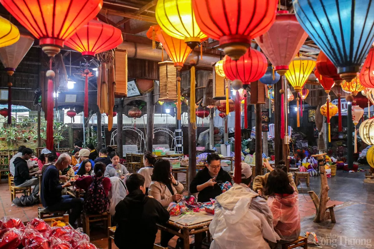 Làng nghề lồng đèn truyền thống Hội An tất bật dịp Tết Làng nghề lồng đèn truyền thống Hội An tất bật dịp Tết