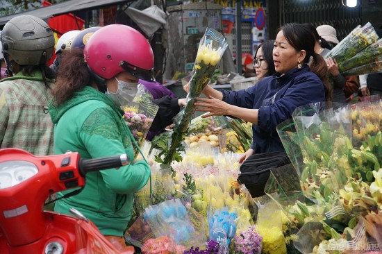 da nang hoi ha mua sam tai cho tet ngay cuoi nam