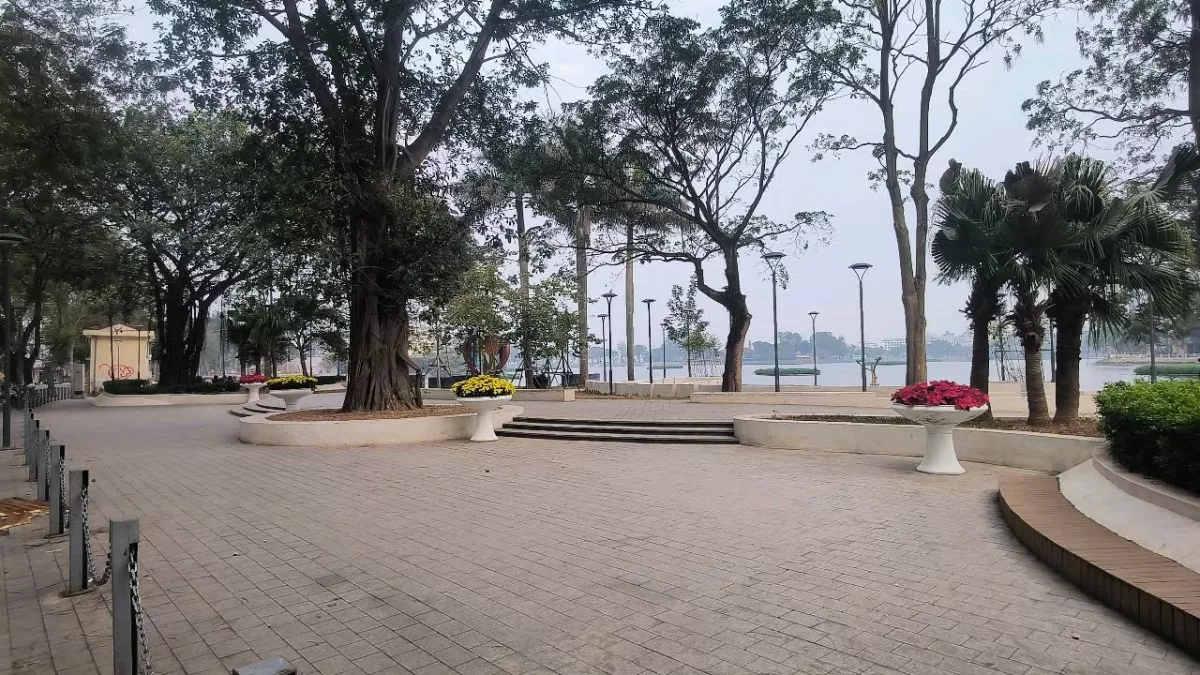 Có một Hà Nội khác lạ trong ngày mùng 1 Tết