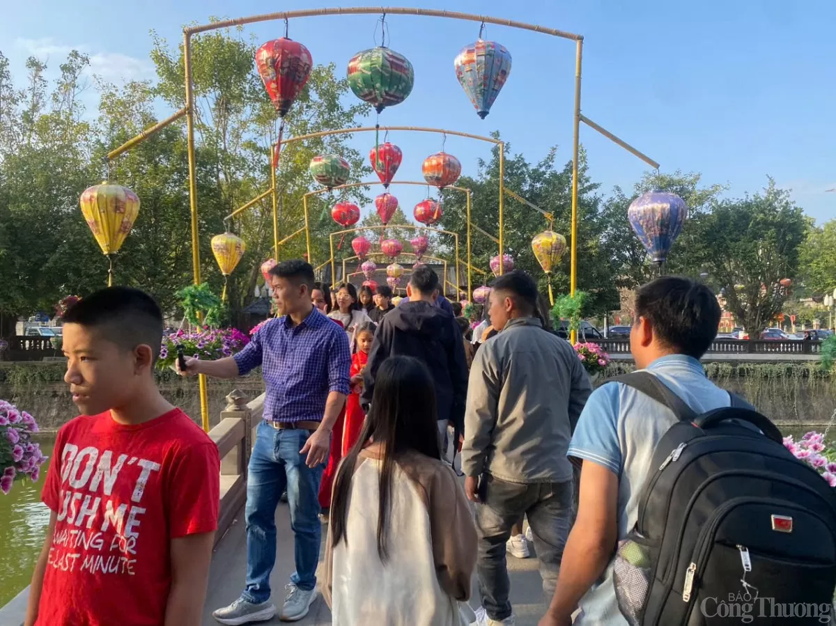 Du lịch Ninh Bình hút khách trong kỳ nghỉ Tết Nguyên đán