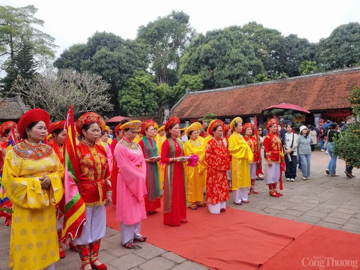 Hà Nội: Náo nhiệt khách du Xuân
