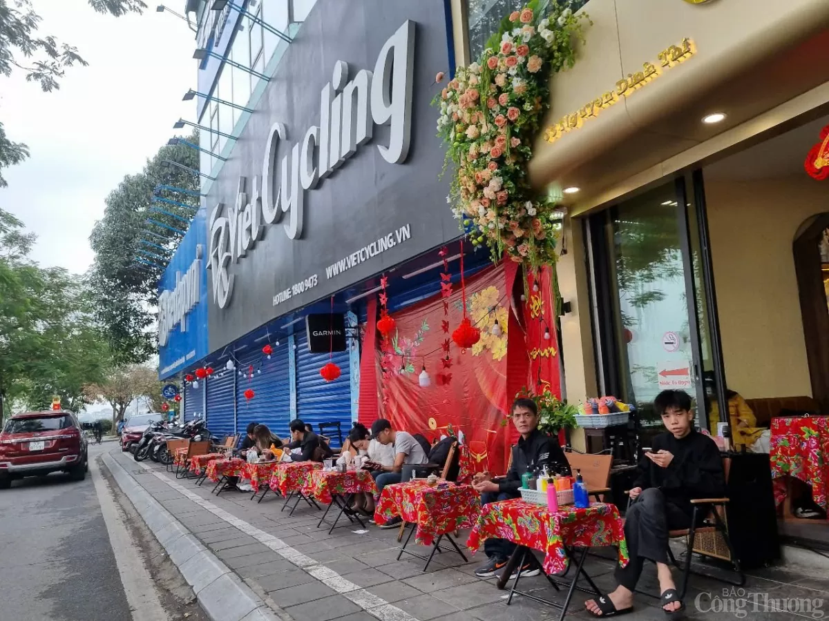 Hà Nội: Náo nhiệt khách du Xuân