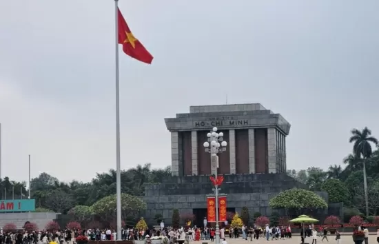 Hà Nội: Náo nhiệt khách du Xuân
