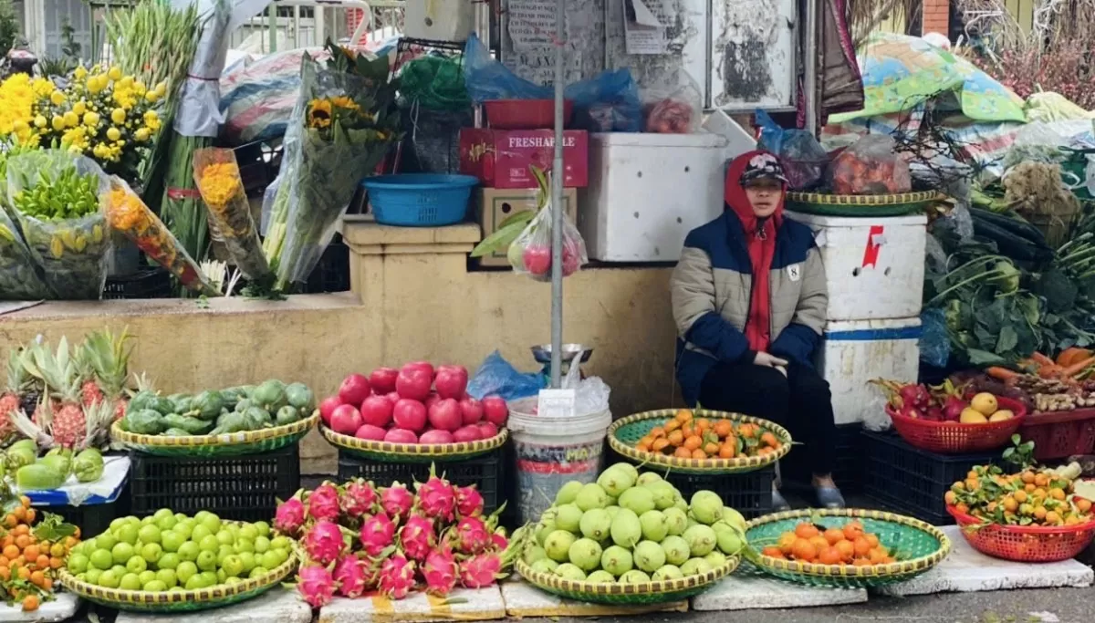 Tại các chợ dân sinh hàng hóa dồi dào, giá cả ít biến động sau Tết Ất Tỵ. Ảnh: Nguyễn Thanh