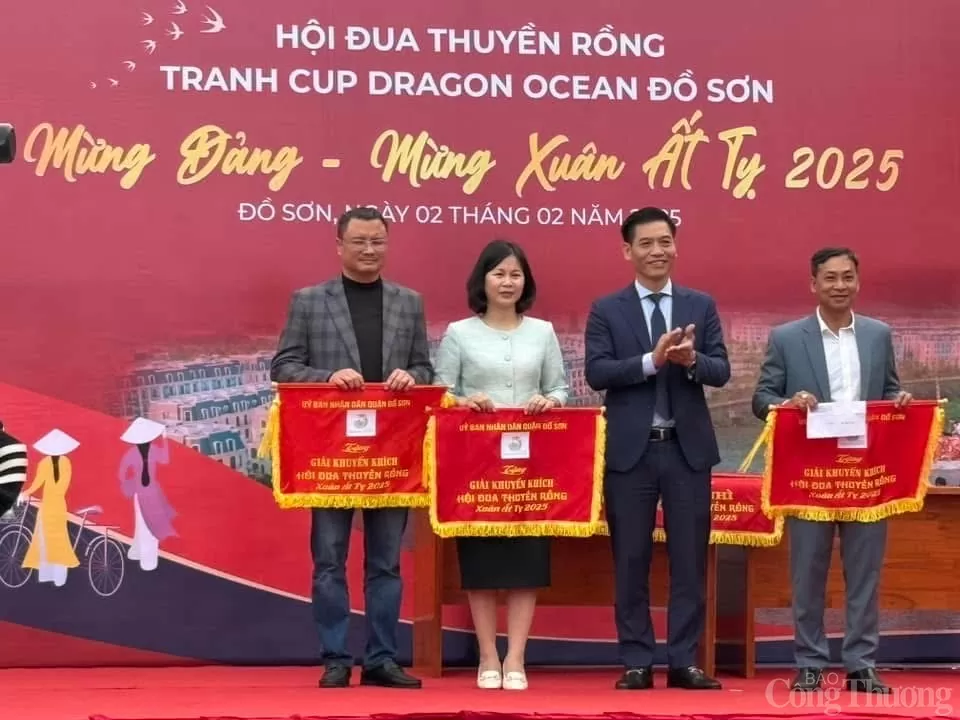 Hải Phòng: Sôi nổi hội đua thuyền rồng mừng Đảng, mừng Xuân