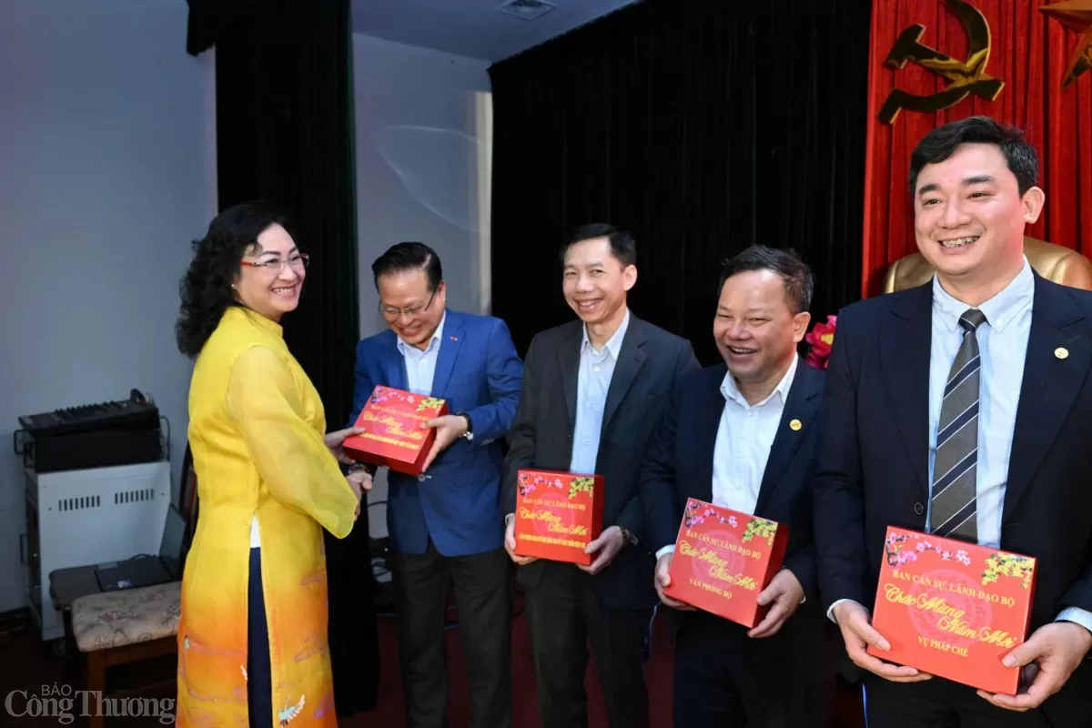 CHÙM ẢNH: Bộ Công Thương gặp mặt đầu Xuân Ất Tỵ 2025