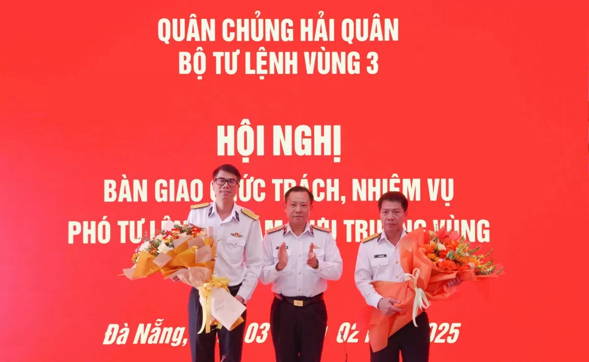 Bàn giao nhiệm vụ Tham mưu trưởng Vùng 3 Hải quân