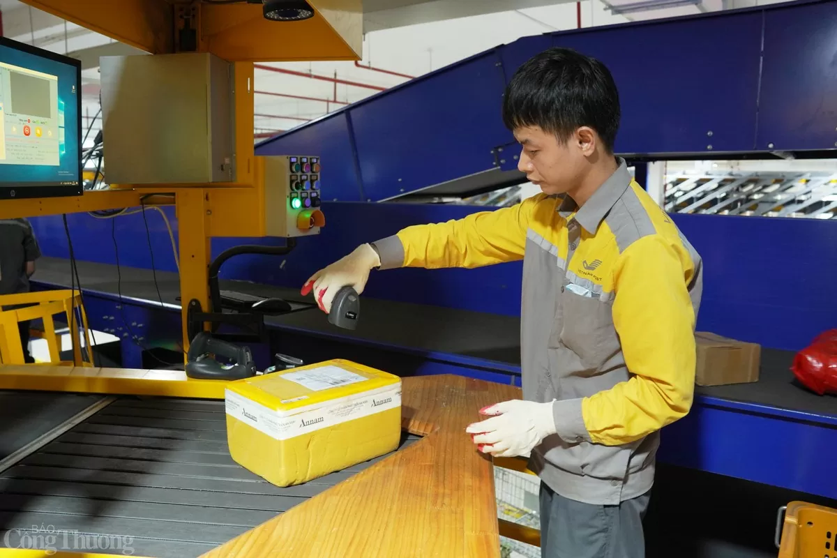 Chi trả 8.400 tỷ đồng lương hưu, trợ cấp qua bưu điện
