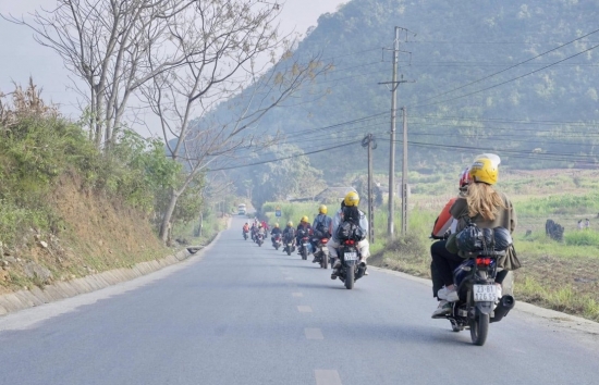 ha giang don gan 150000 luot khach dip tet at ty 2025
