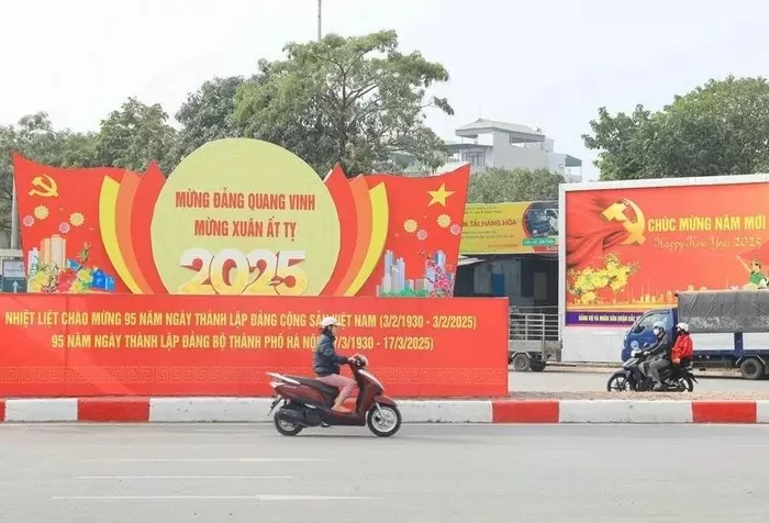 Chúng ta cần tỉnh táo, nhận diện chính xác, đấu tranh hiệu quả, kịp thời để bác bỏ mọi luận điệu xuyên tạc, sai trái về công tác xây dựng Đảng. Ảnh HNM