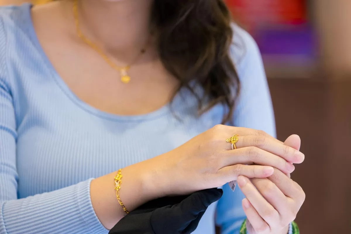 Sát ngày vía Thần Tài, nhiều người tranh thủ mua vàng sớm
