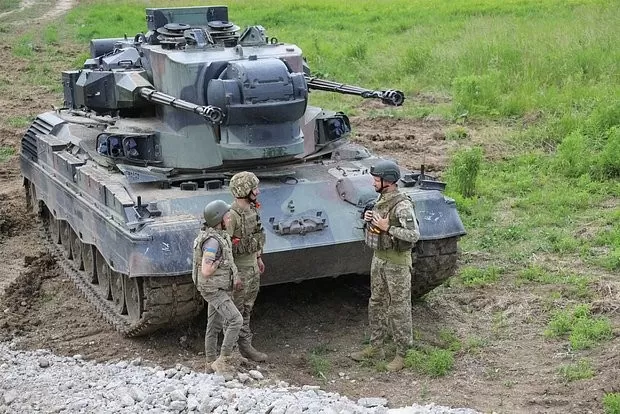 Bản tin quân sự 8/2: Nga giới thiệu xe tăng T-90M mới