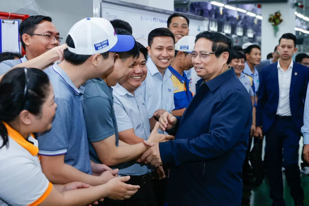 Thủ tướng Phạm Minh Chính thăm hỏi, động viên người lao động công ty Hyosung Quảng Nam