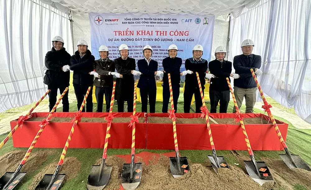 EVNNPT triển khai thi công đường dây 220kV Đô Lương – Nam Cấm