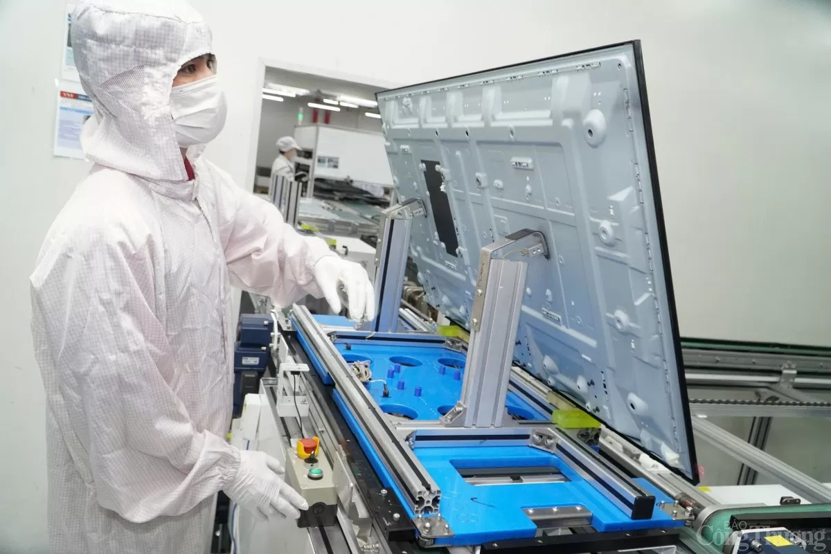 Sản xuất màn hình tivi, máy tính tại Công ty TNHH Công nghệ Coretronic, KCN Phú Mỹ 3.
