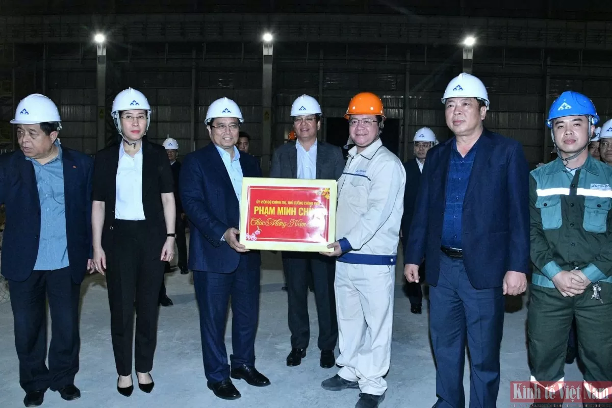 Thủ tướng 'đặt hàng' Hòa Phát nghiên cứu sản xuất ray thép