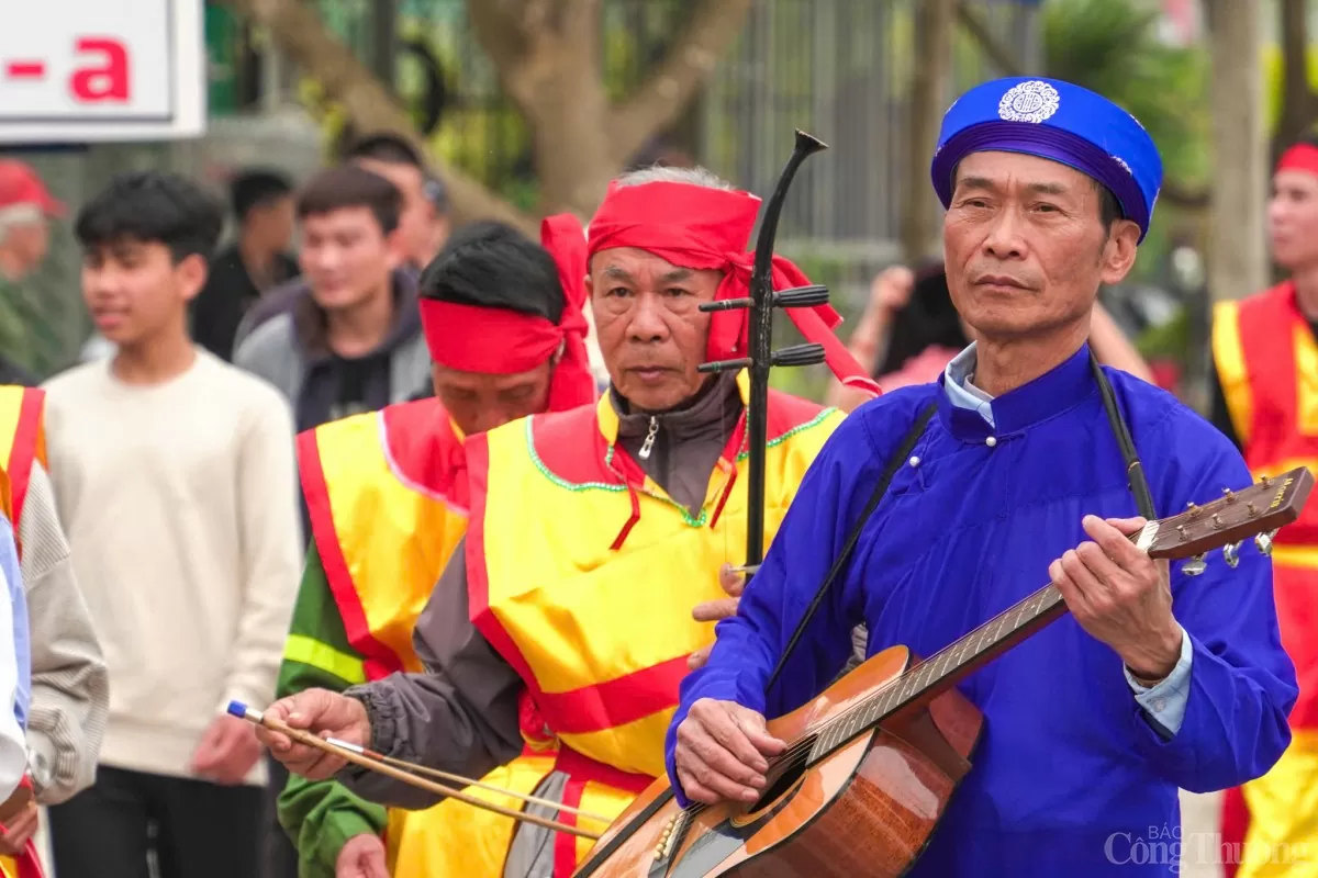 Hàng nghìn người tham gia rước nước hội đền Trần Thái Bình