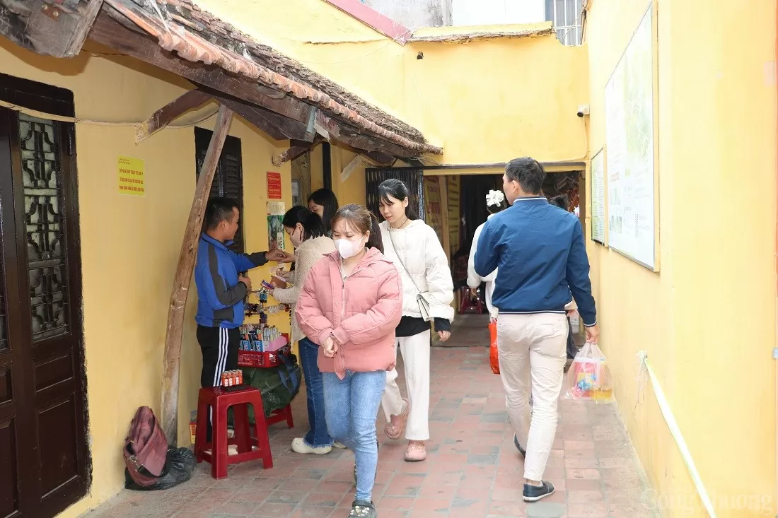 Hà Nội: Đông đảo người dân đến chùa dịp Rằm tháng Giêng Hà Nội: Đông đảo người dân đến chùa dịp Rằm tháng Giêng