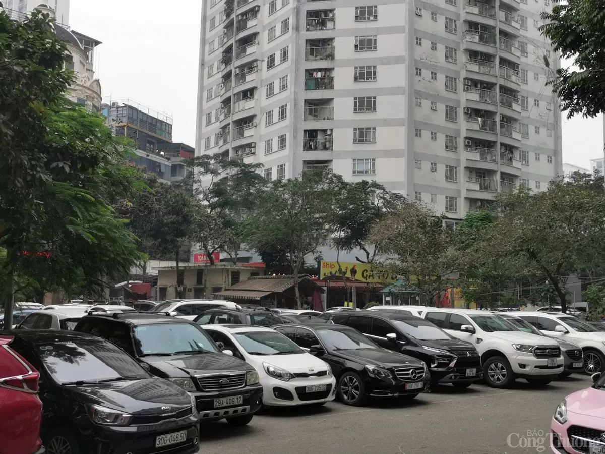 Cầu Giấy, Hà Nội: Điểm nóng về trông giữ xe không phép