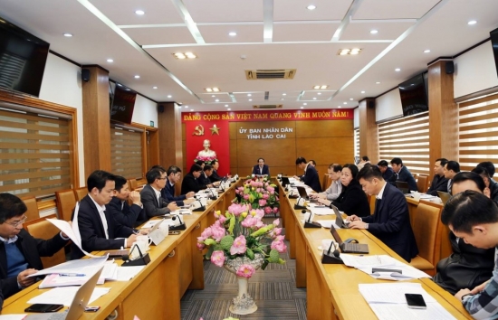 lao cai hop ban xay dung kich ban tang truong kinh te