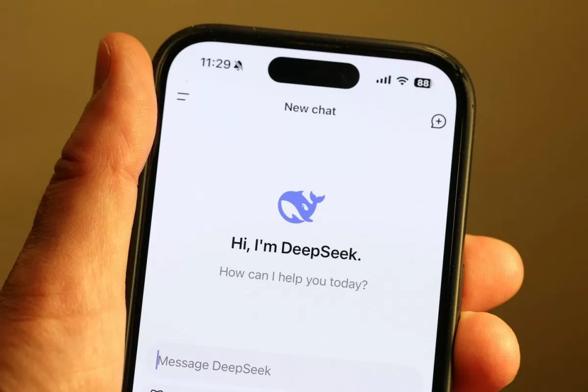 Việc ra mắt mô hình DeepSeek R1 đặt ra câu hỏi về vị thế thống trị của Mỹ trong lĩnh vực AI. Ảnh minh họa: Getty