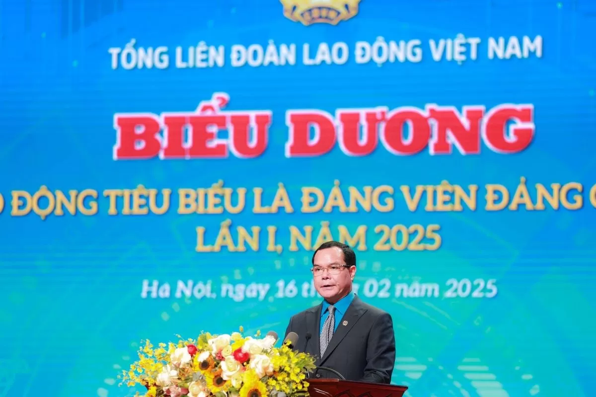Chủ tịch Tổng Liên đoàn Lao động Việt Nam Nguyễn Đình Khang