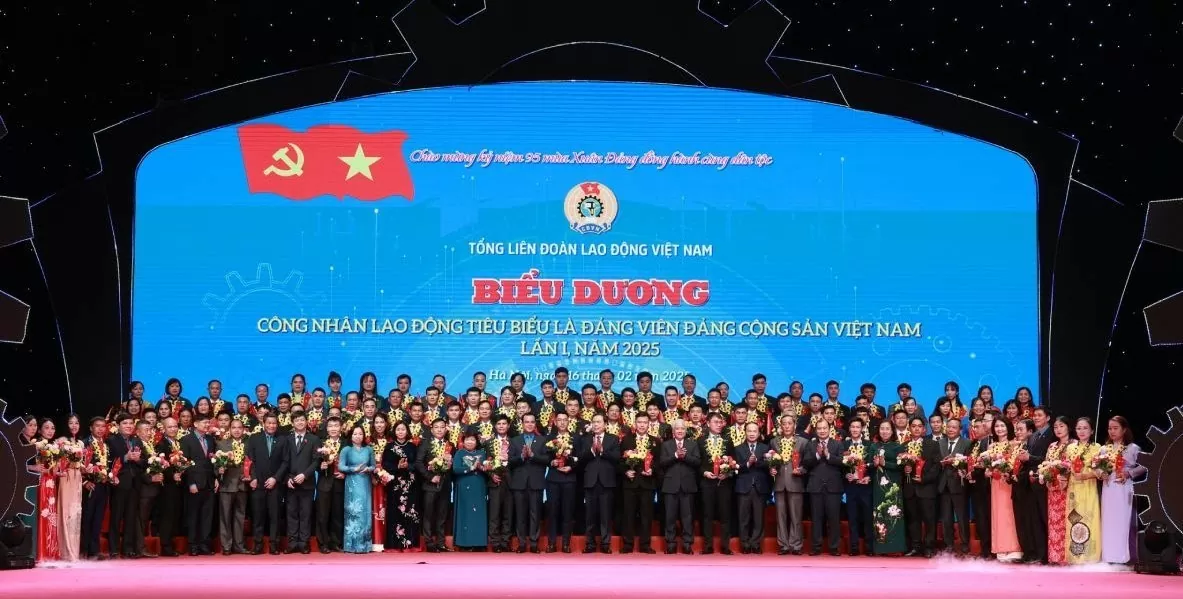 Lễ biểu dương 95 công nhân lao động tiêu biểu là đảng