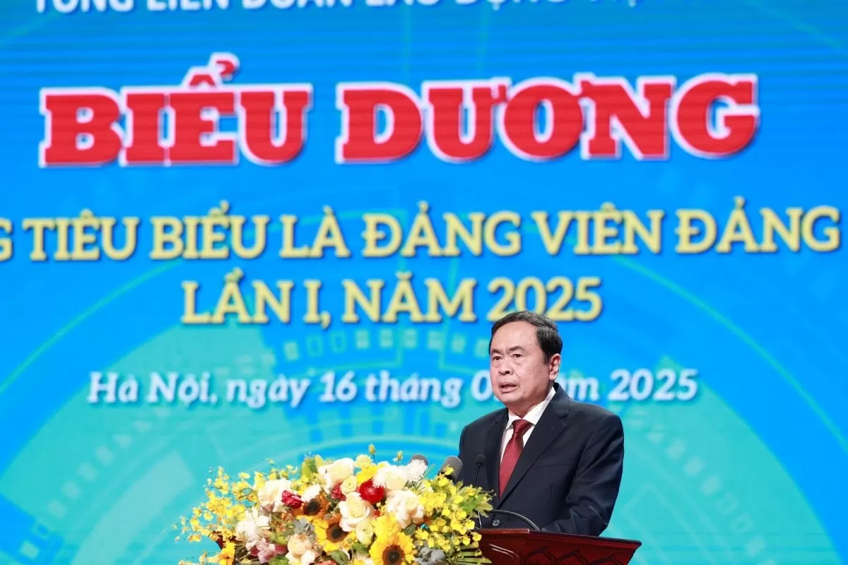 Lễ biểu dương 95 công nhân lao động tiêu biểu là đảng