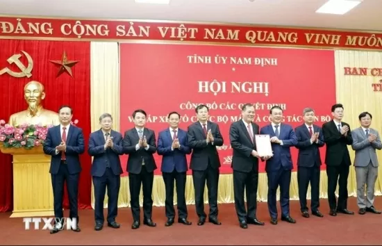 Nam Định công bố các quyết định về công tác cán bộ