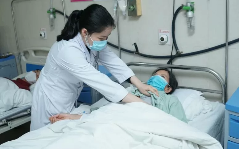 Bệnh nhân cúm nằm điều trị nội trú tại Bệnh viện E.