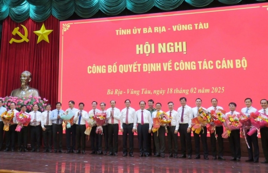 ba ria vung tau trao cac quyet dinh ve cong tac can bo